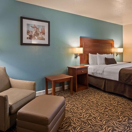 Best Western Regency Inn & Suites Gonzales Экстерьер фото