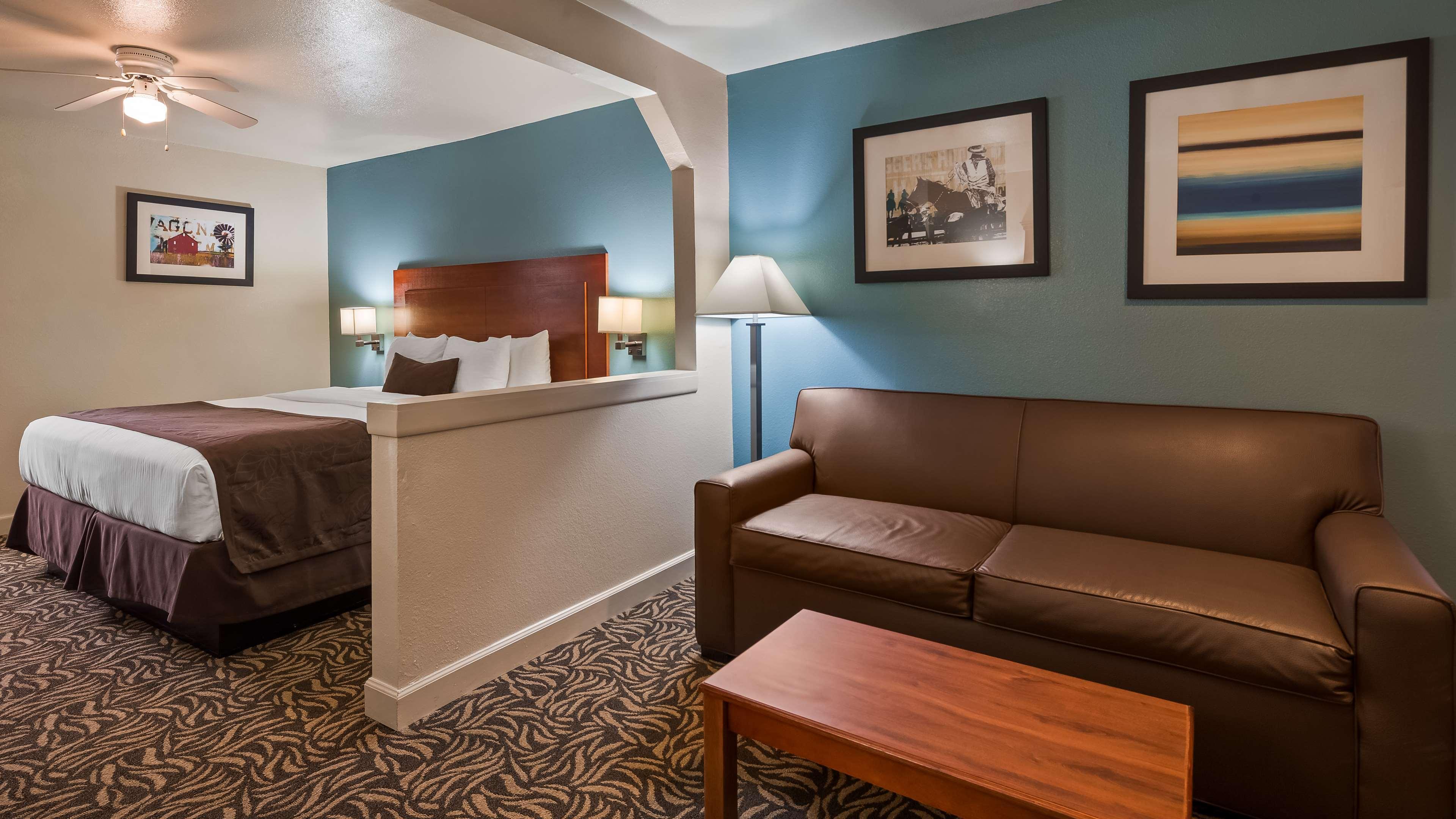 Best Western Regency Inn & Suites Gonzales Экстерьер фото