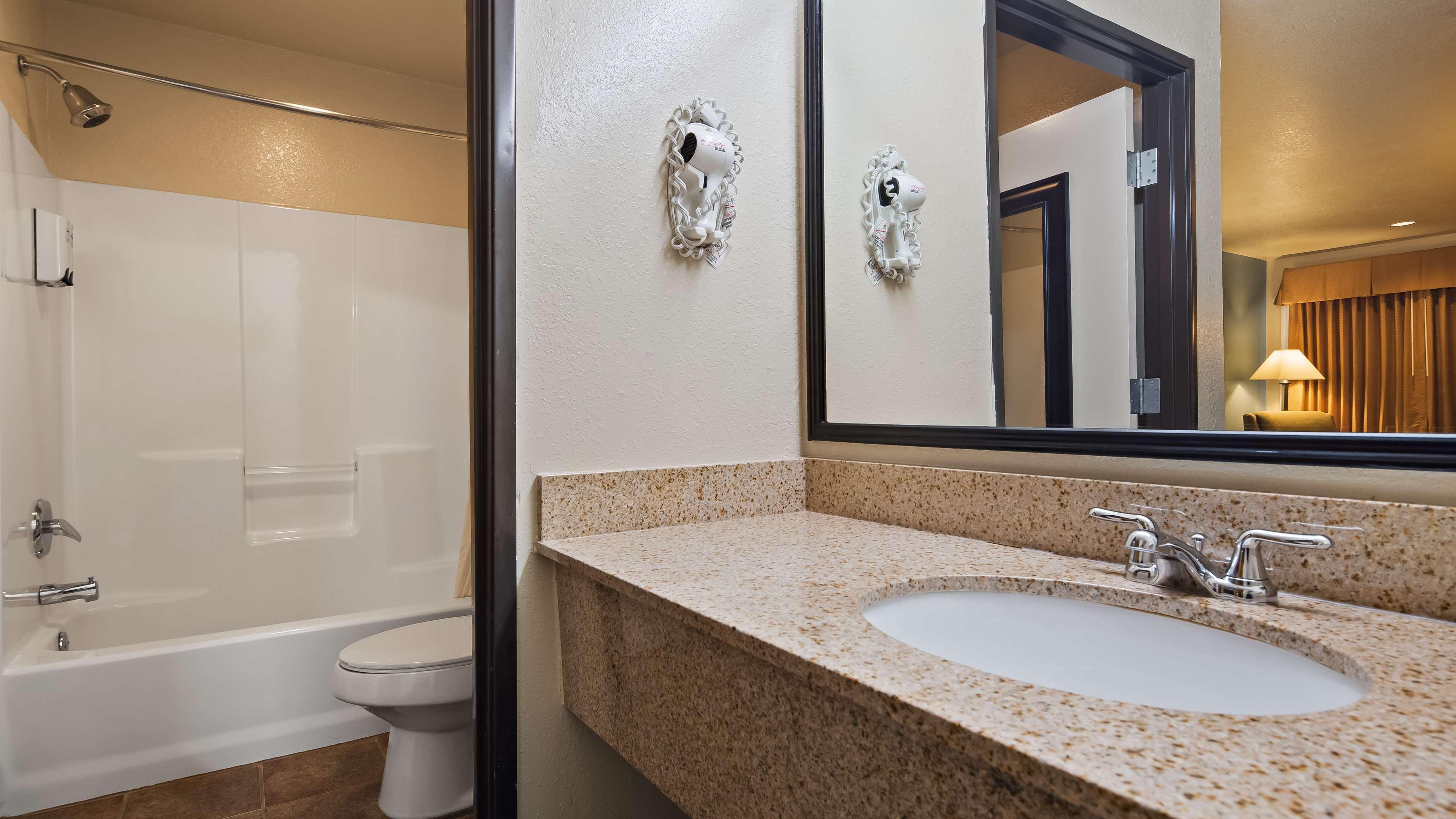Best Western Regency Inn & Suites Gonzales Экстерьер фото