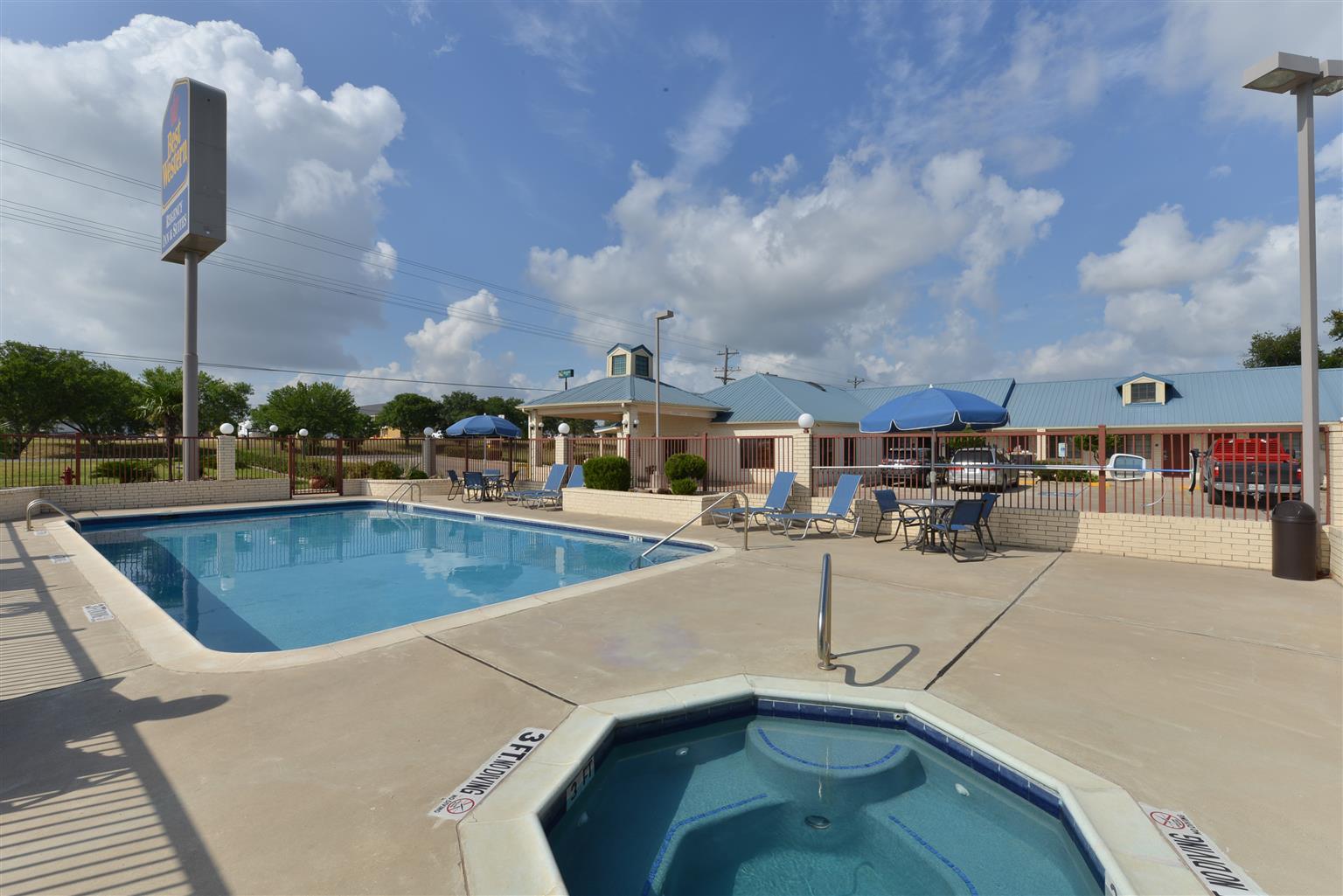Best Western Regency Inn & Suites Gonzales Экстерьер фото