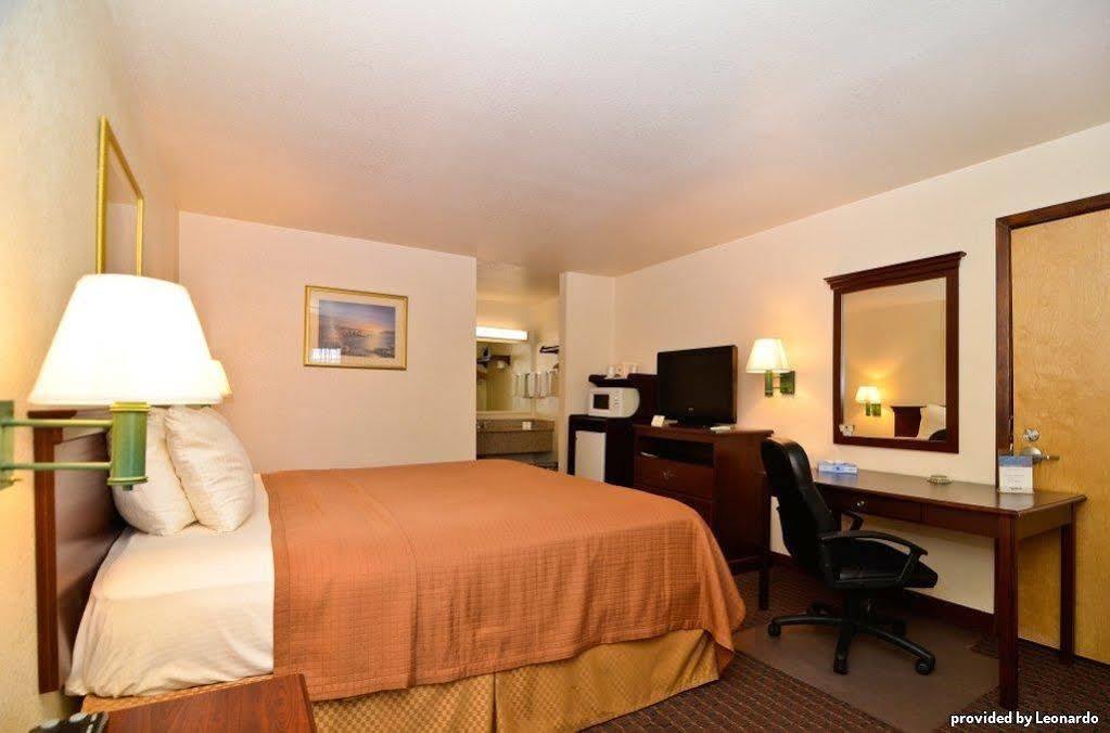 Best Western Regency Inn & Suites Gonzales Номер фото